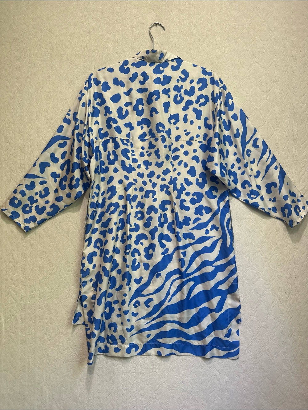 VTG Acne Jenia 100% Silk Blue White Mixed Animal Button-Down Dress Sz L Pockets - Picture 12 of 15